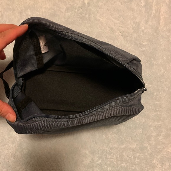 5/$20 - NWOT Adidas travel cosmetic bag - Picture 3 of 6
